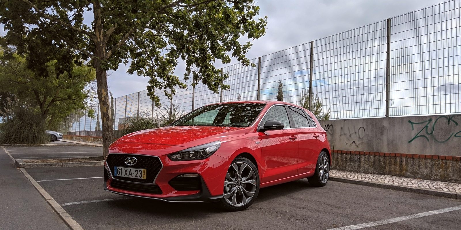 Hyundai i30 N-Line - Não é super herói, mas tem capa