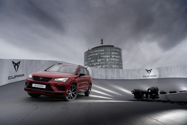 Cupra rasga céus de Paris com o Rooftop Driving Experience