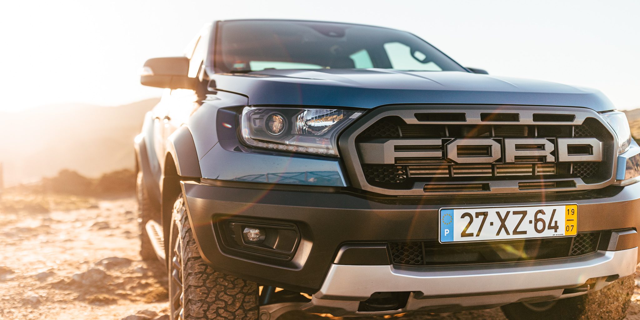 Um Ford veloz e Raptor. Se não gostas que te apontem o dedo, não leias isto