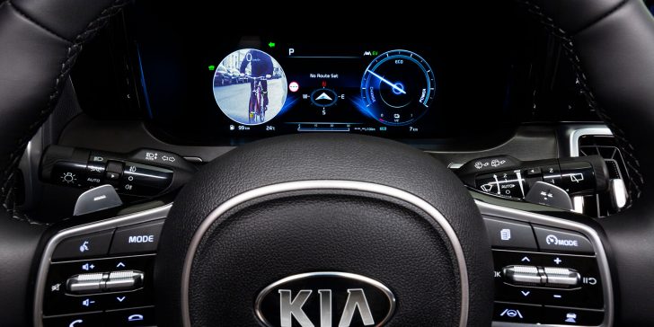 Kia Sorento estreia novo assistente de ângulo morto