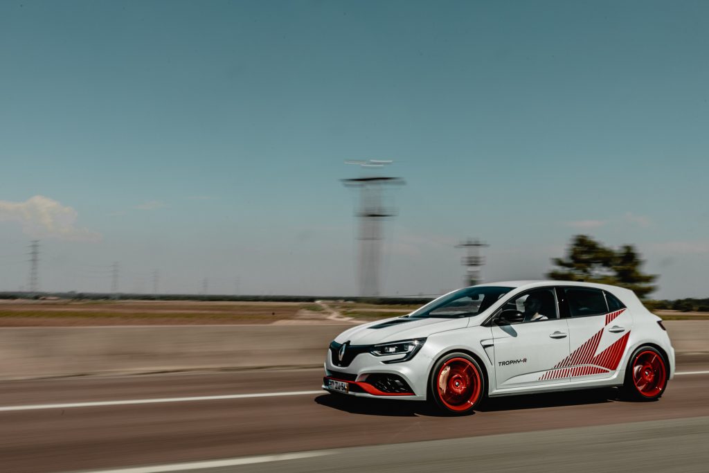 Renault Megane R.S. Trophy-R: o exótico mais barato do mercado