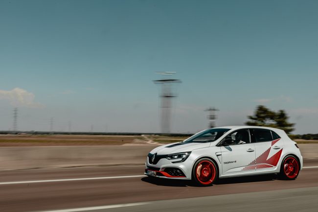 Renault Megane R.S. Trophy-R: o exótico mais barato do mercado
