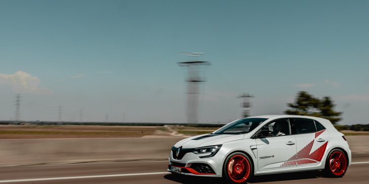 Renault Megane R.S. Trophy-R: o exótico mais barato do mercado