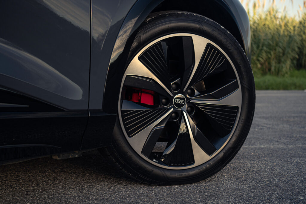 Audi Q6 SUV e-tron quattro